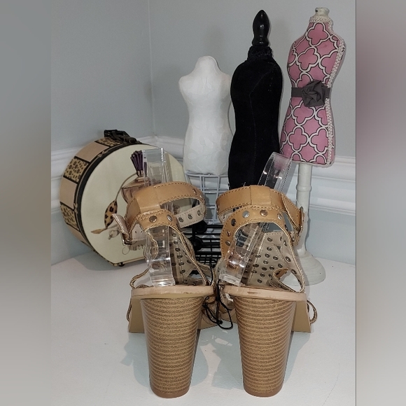 NWOB Torrid Camel Heeled Sandals with Metal Embellishments with flaws - Picture 4 of 8